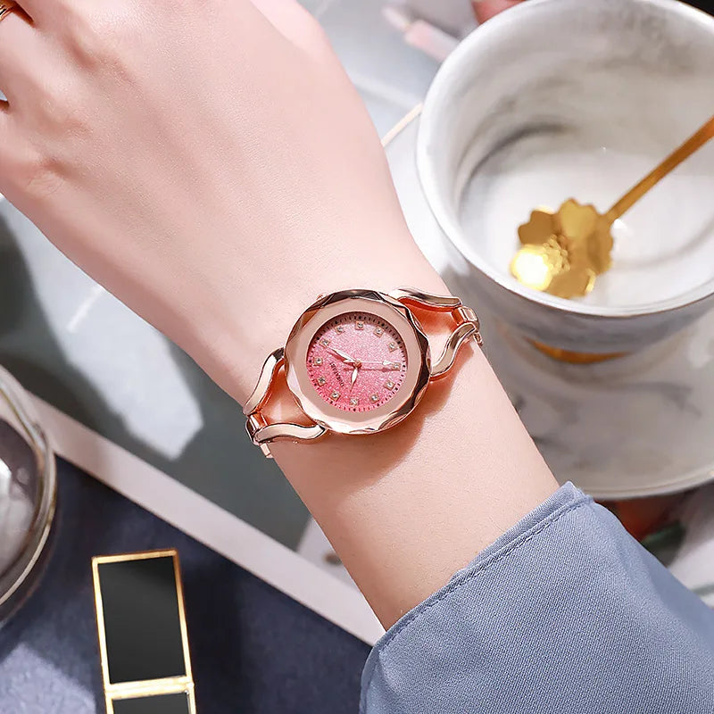 Gradient dial watches for women exude a sense of luxury and are a luxurious gift for ladieswatch