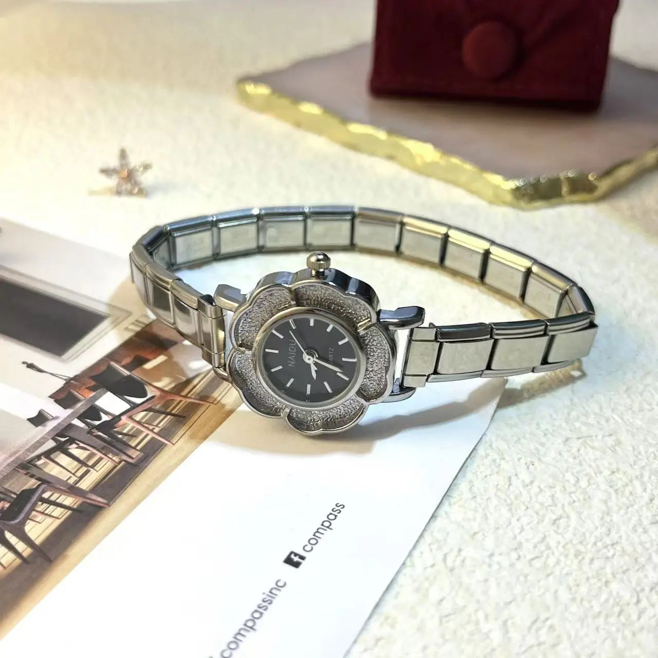 Women's Quartz Watches with Zirconia Flower Inlay Luxury Chic Design Stainless Steel Strap  Party Birthday Gift for Her