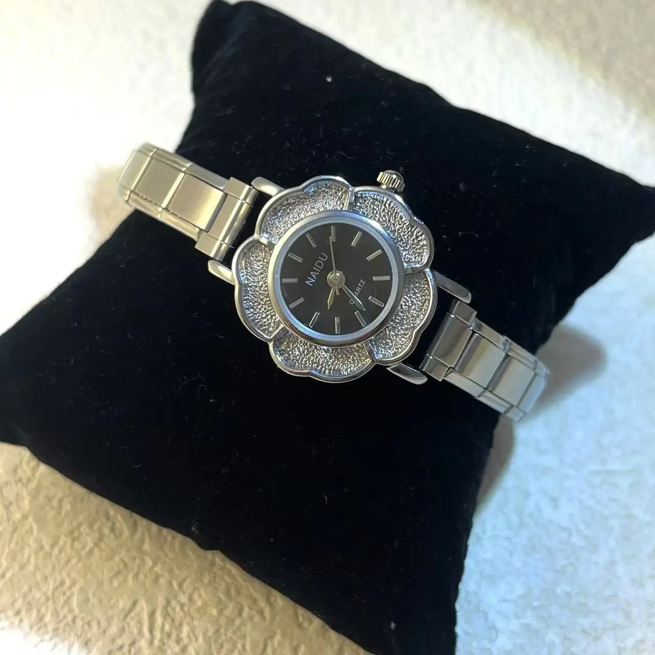 Women's Quartz Watches with Zirconia Flower Inlay Luxury Chic Design Stainless Steel Strap  Party Birthday Gift for Her